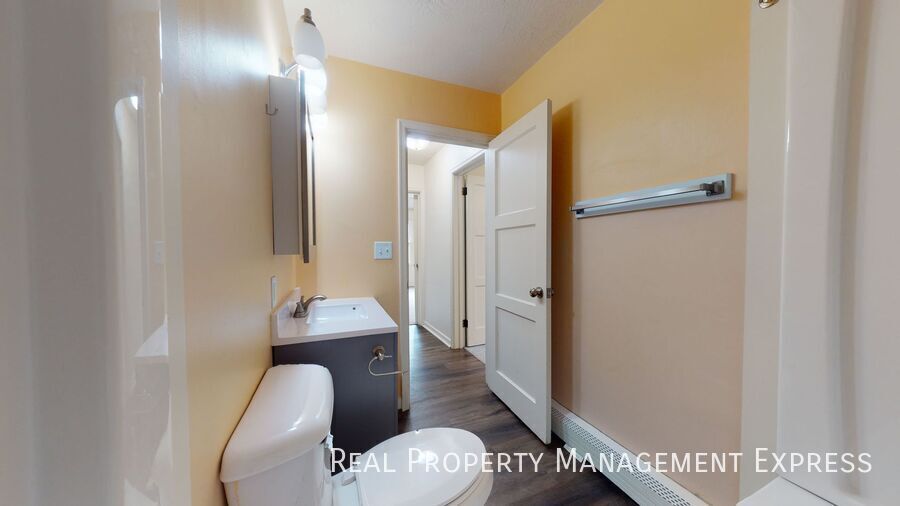 Building Photo - Affordable 2 Bedroom 1 Bathroom Apartment ...