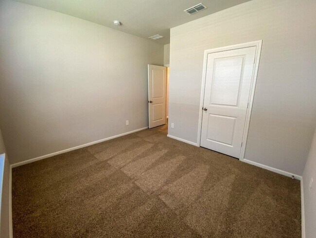 Building Photo - 5400 Gold Pond Dr