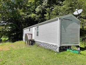 Building Photo - 481 Tackett Branch Rd