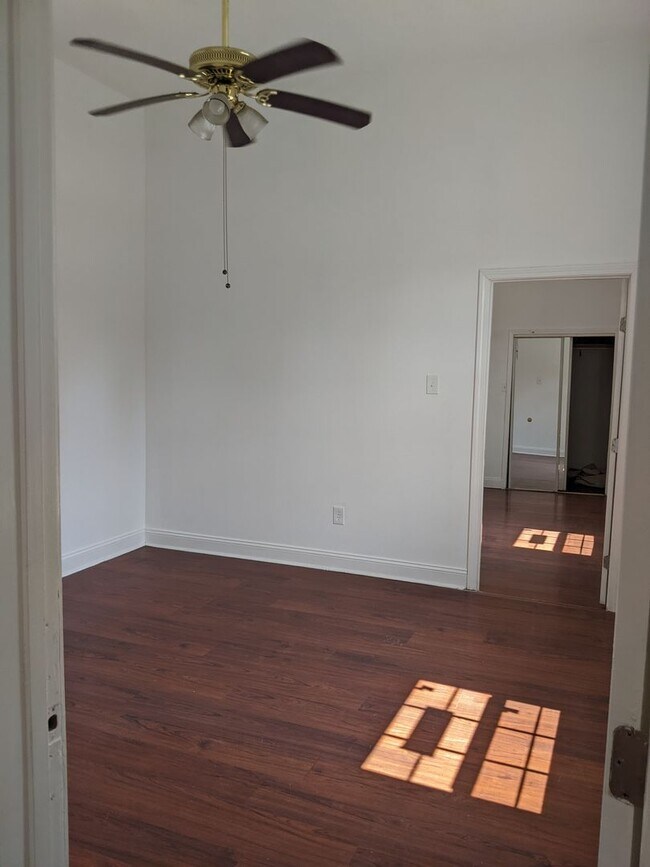 Building Photo - 1601 Marigny St