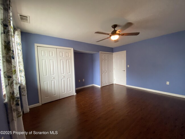 Building Photo - 1702 Summit Pointe