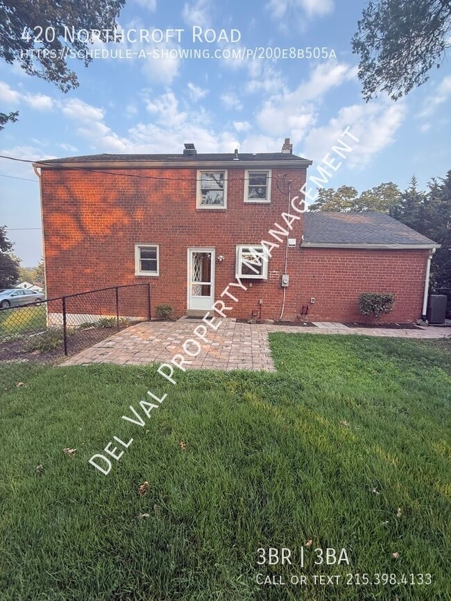 Building Photo - 420 Northcroft Rd