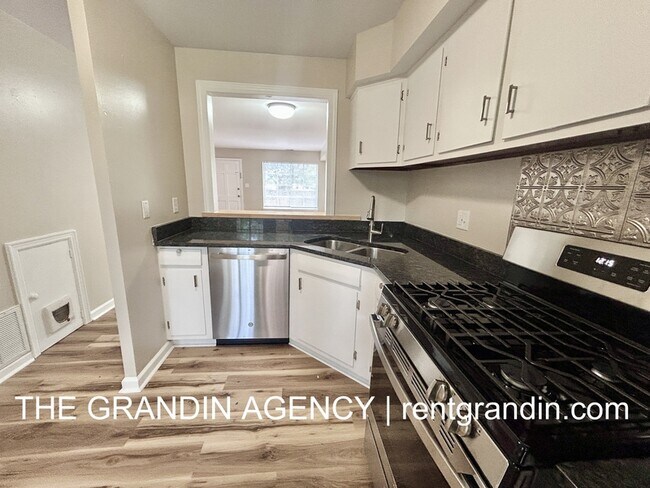 Building Photo - 1803 Grandin Rd SW