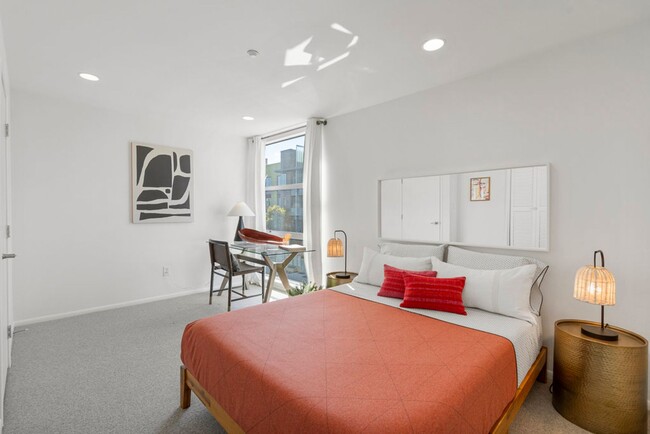 Building Photo - 1364 Powell St