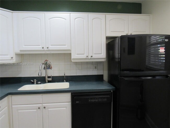 Building Photo - 100 Ashbury Rd