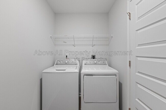 Building Photo - 204 White Oak Gdn Wy