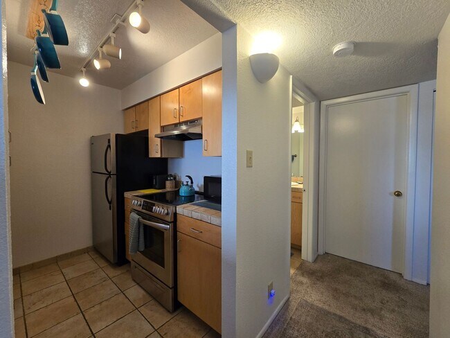 Building Photo - 941 Calle Mejia