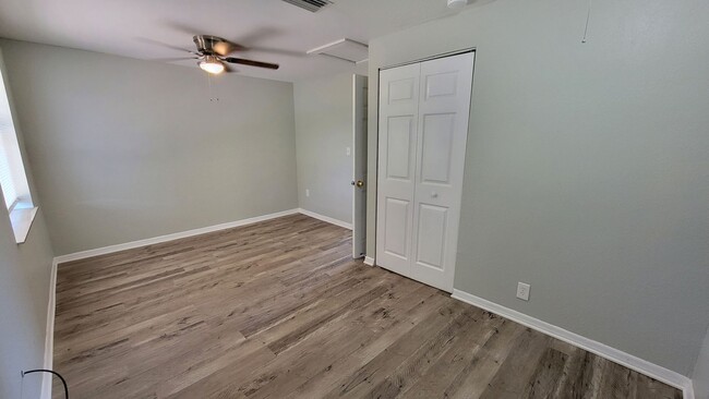 Building Photo - Nice 2bed/ 1 bath in Sarasota ~ Tallevast ...