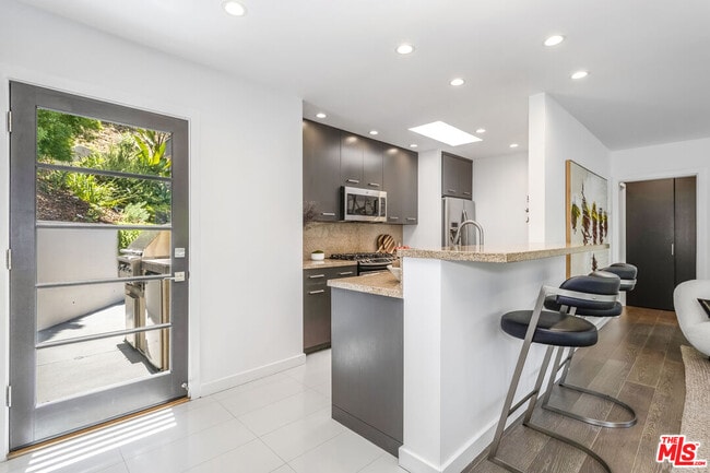 Building Photo - 9834 Wanda Park Dr