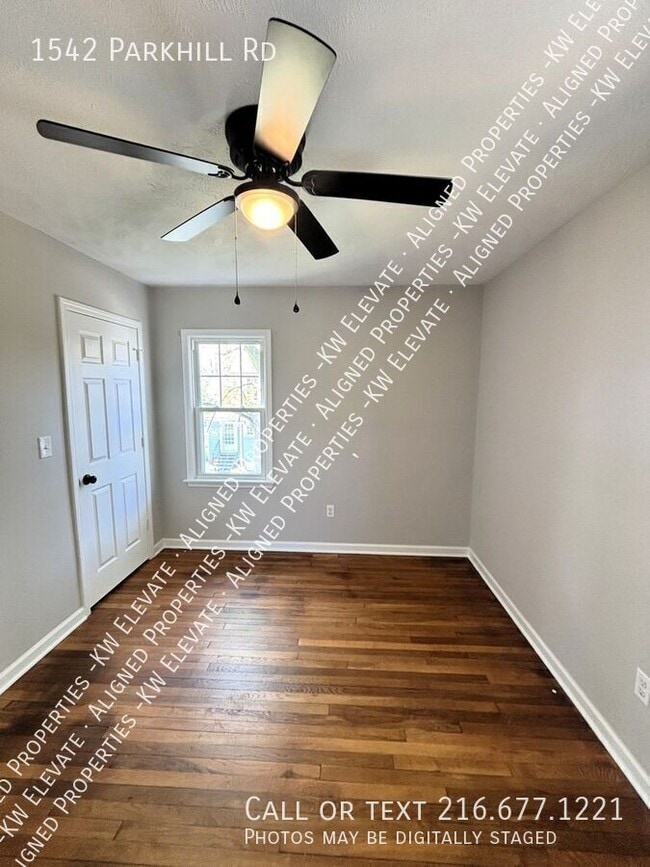 Building Photo - 1542 Parkhill Rd