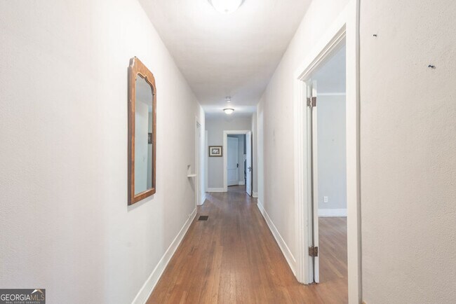 Building Photo - 356 Jackson St