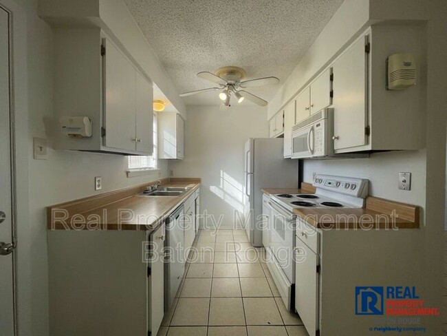 Building Photo - Condo: Jefferson Hills