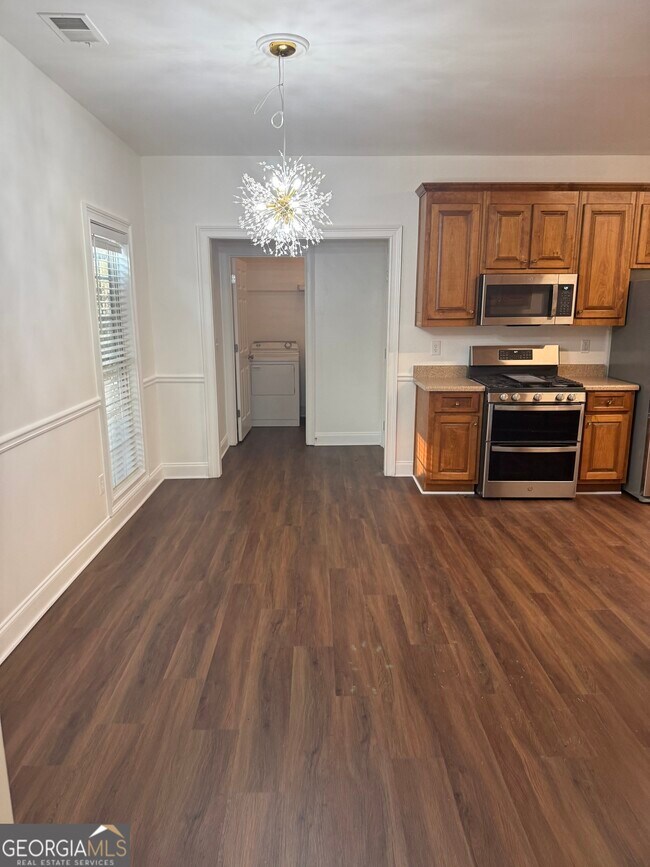 Building Photo - 2104 Ginger Estates Dr NE