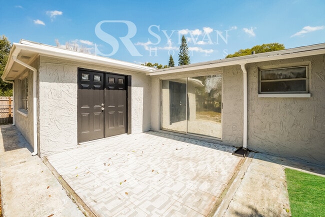 Building Photo - Lease today! No extra charge for contentment and relaxation!