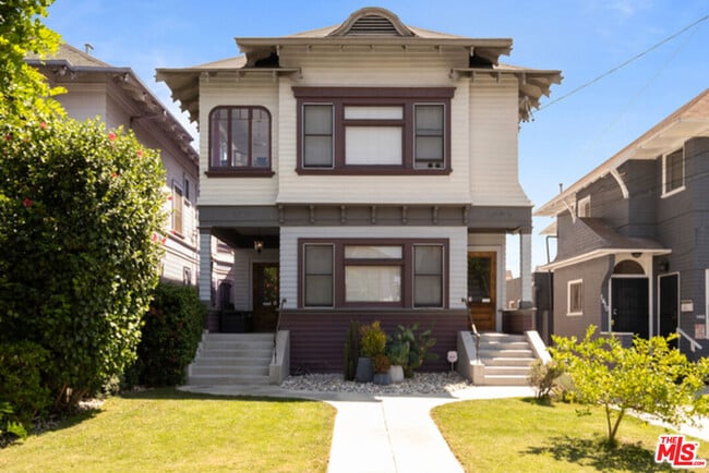 Building Photo - 1408 S Burlington Ave