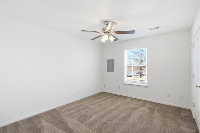 Building Photo - 3509 La Mesa Dr