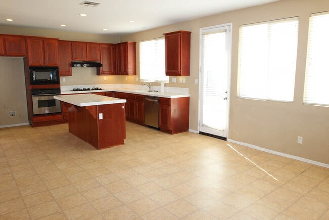 Building Photo - Available now 5/3 Rancho Cucamonga estate ...