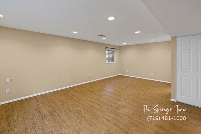 Building Photo - 5833 Bow River Dr
