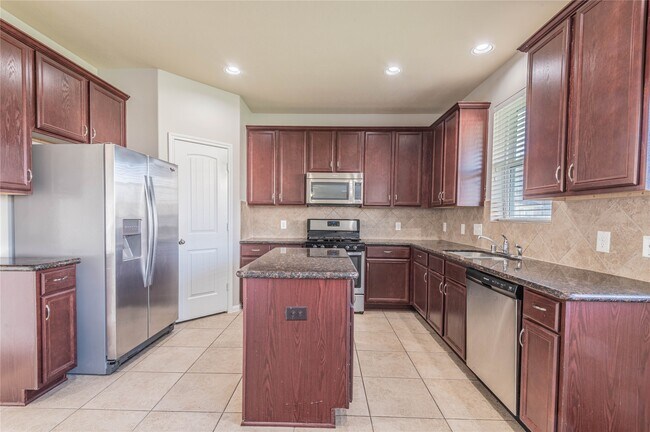 Building Photo - 24726 Colonial Elm Dr