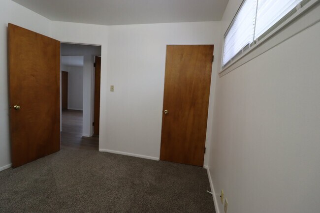 Building Photo - Cozy 2 Bedroom Ranch Duplex $930/monthly
