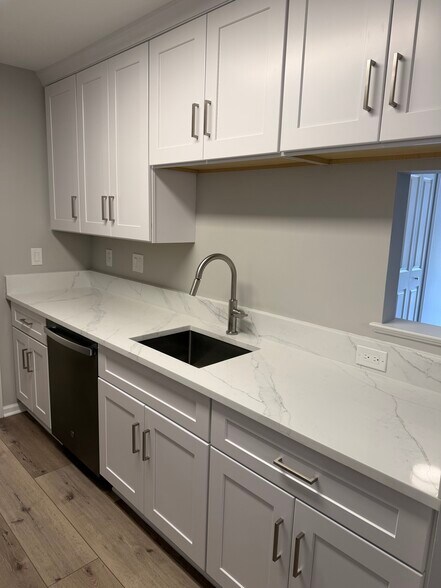 Building Photo - 3418 Tremonte Cir N