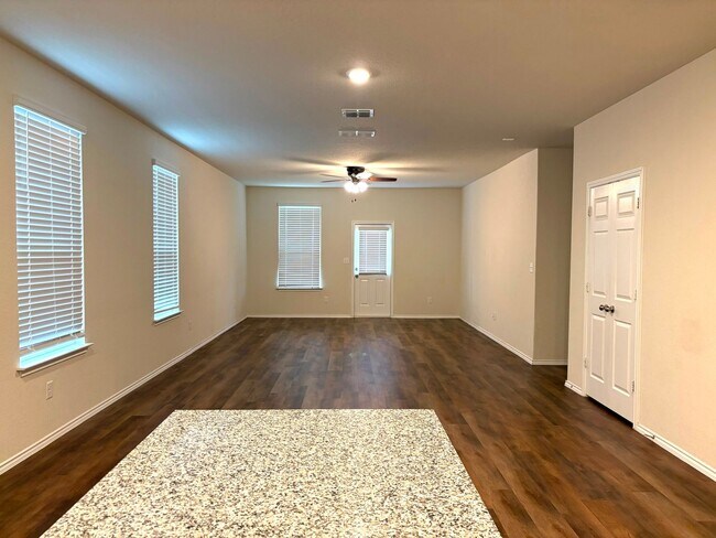 Building Photo - Open-Concept Living with Easy Access to I-10 & Loop 1604
