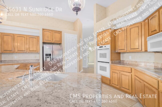 Building Photo - 15631 Sunridge Dr
