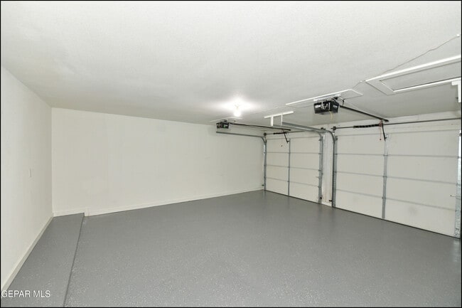 Building Photo - 3217 Wedgewood Dr