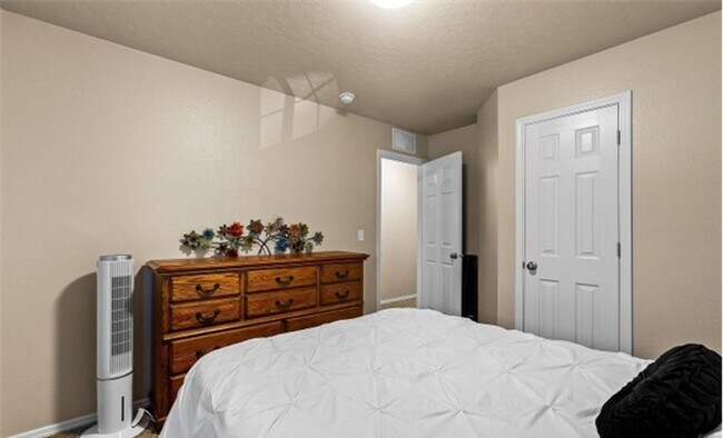 Building Photo - Beautiful Home near Meridian High School