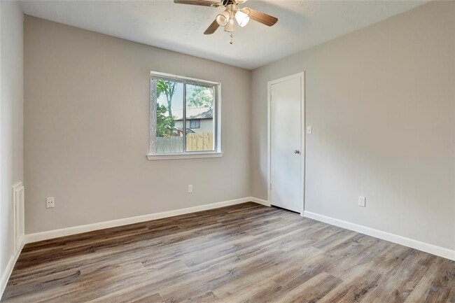 Building Photo - 25703 Pepper Ridge Ln