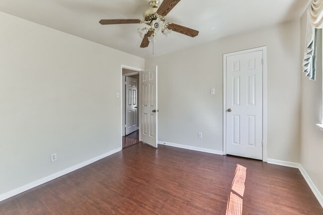 Building Photo - 8811 Earnestwood Dr