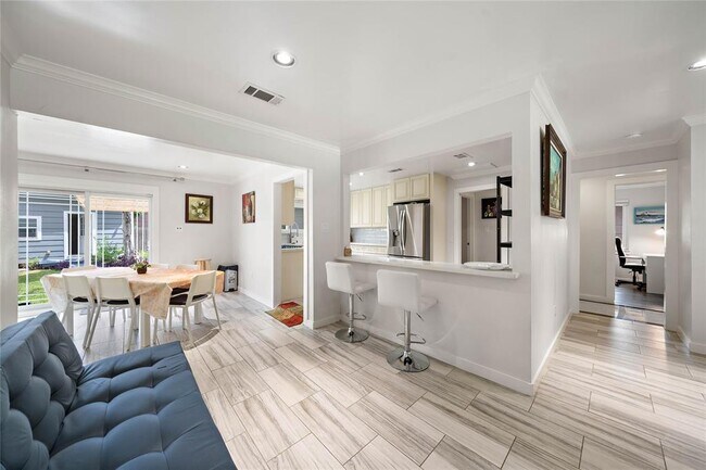 Building Photo - 4626 Verone St