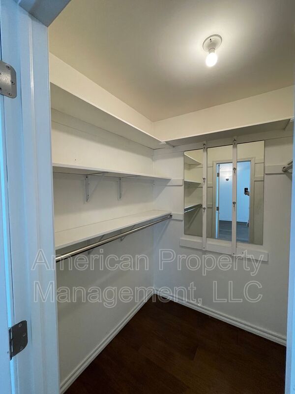 Building Photo - 3711 E 108th St