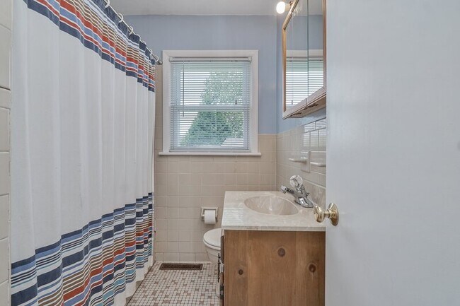 Building Photo - 2484 Jasper Ct