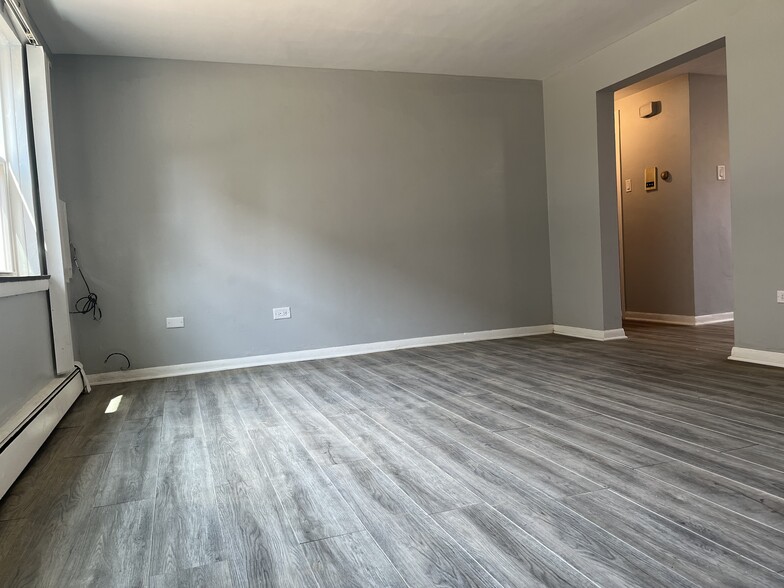 Building Photo - 3601 W 79th St