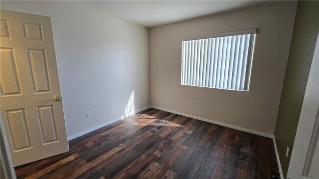 Building Photo - 3902 W El Campo Grande Ave