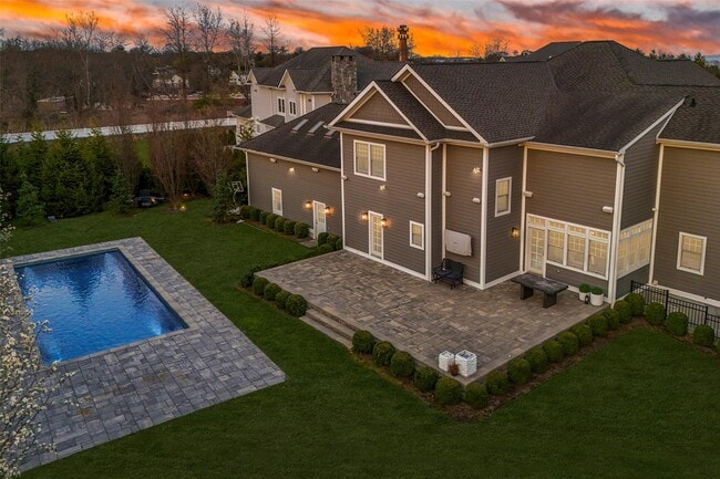 Building Photo - 16 Hilltop Dr
