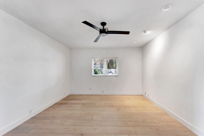 Building Photo - 1026 Seasage Dr