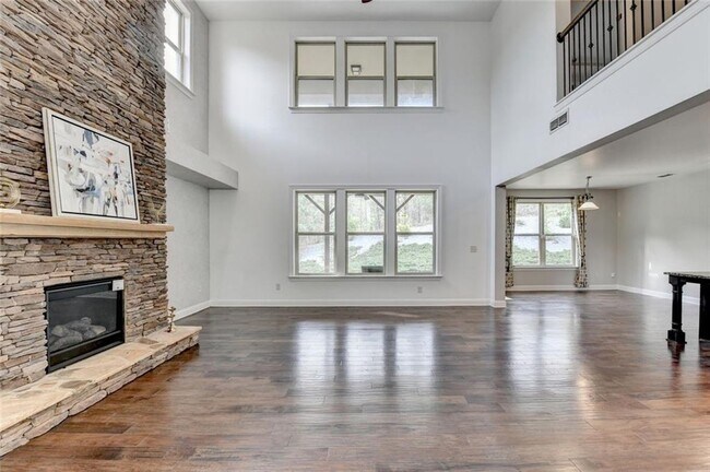 Building Photo - 2540 Maple Ridge Ln