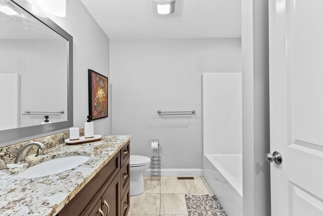 Building Photo - 21 Pasture Brook Rd