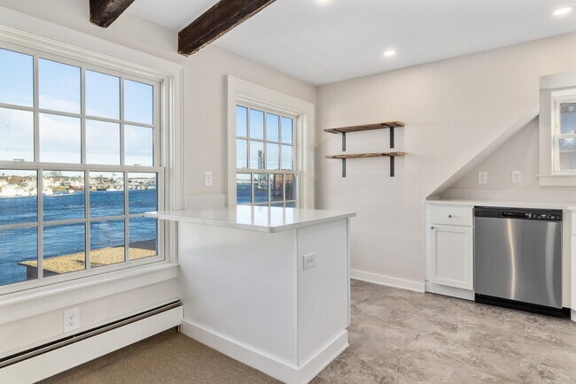 Building Photo - 205 Market St