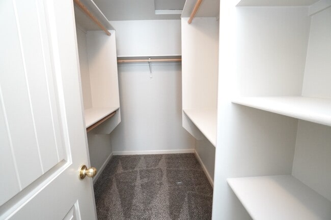 Building Photo - 1445 W Silver Salmon Dr