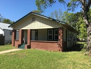 Building Photo - 776 Gorgas St