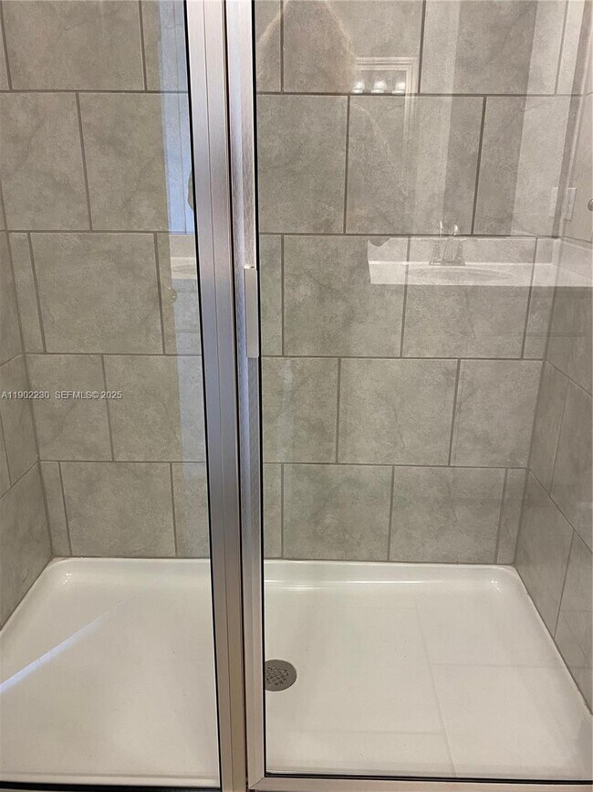 Building Photo - 308 Lake Smart Cir