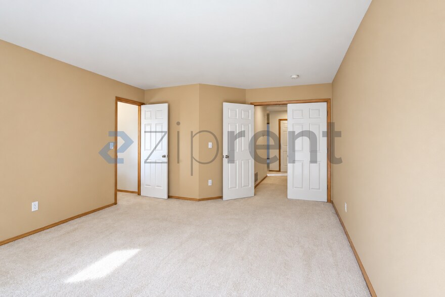 Building Photo - Unit N/A