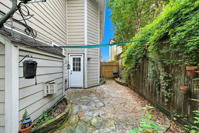Building Photo - 2623 Shady Acres Ct