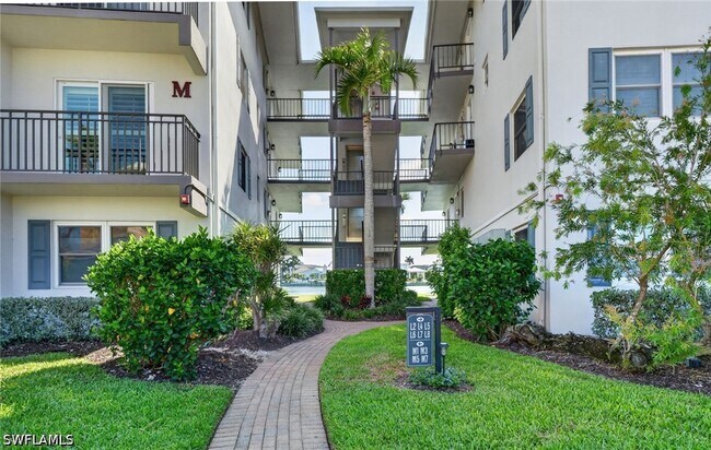 Building Photo - 3400 Gulf Shore Blvd N