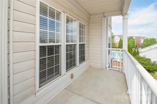 Building Photo - 14849 Santa Lucia Dr