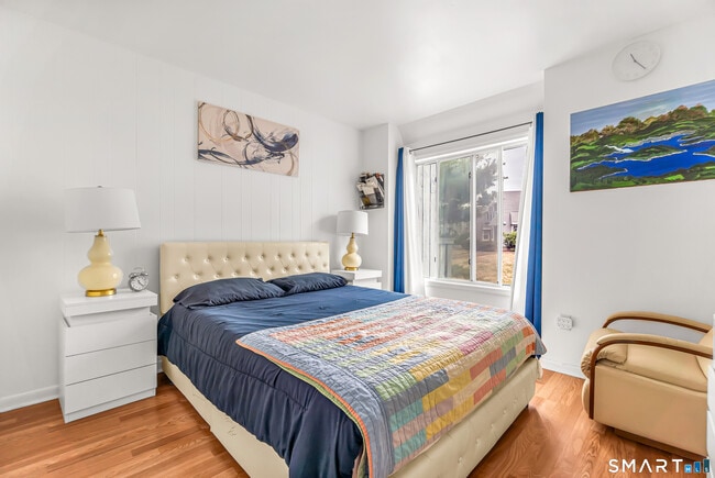 Building Photo - 5 Birch Ln