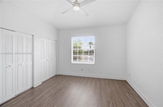 Building Photo - 725 SW 148th Ave